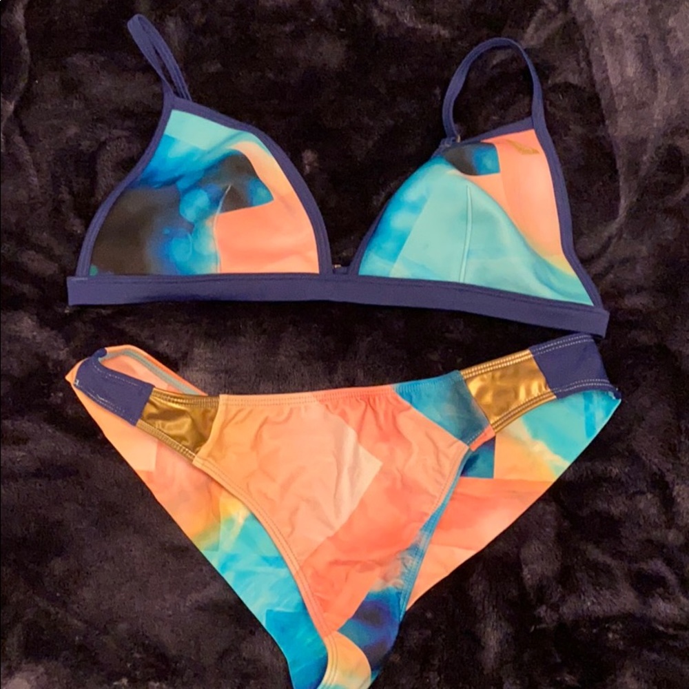 Roxy colorful cheeky bikini